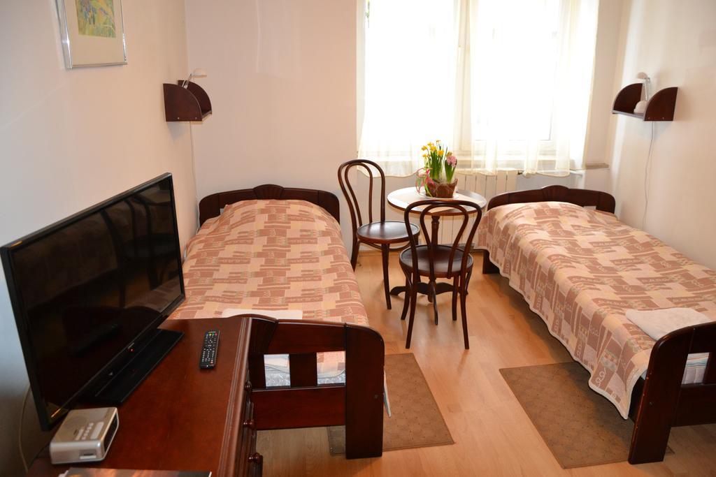 Hotel Monttis Sucha Beskidzka Rum bild
