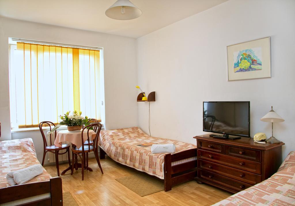 Hotel Monttis Sucha Beskidzka Rum bild