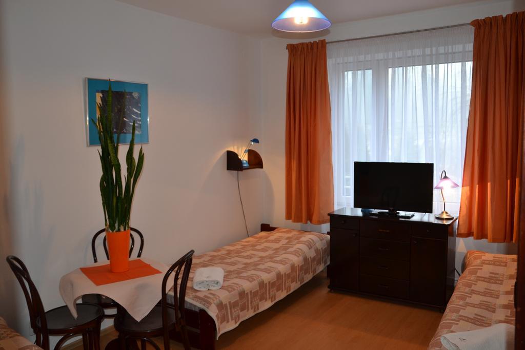 Hotel Monttis Sucha Beskidzka Exteriör bild