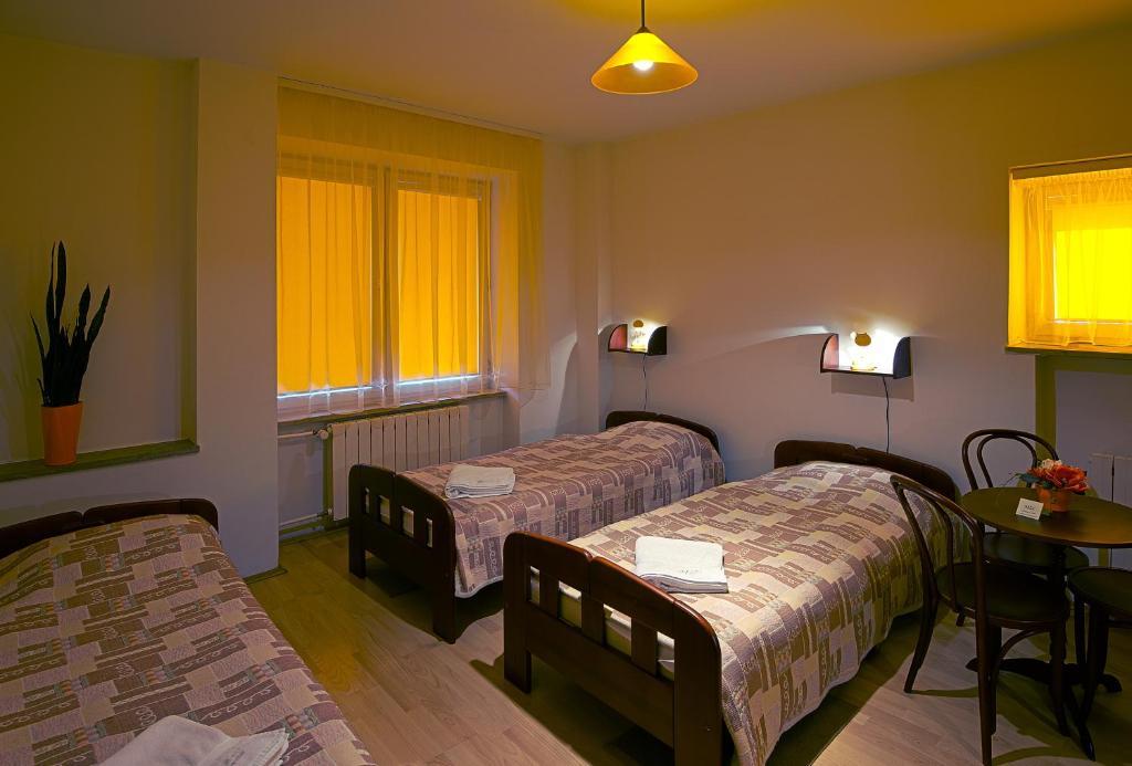 Hotel Monttis Sucha Beskidzka Rum bild